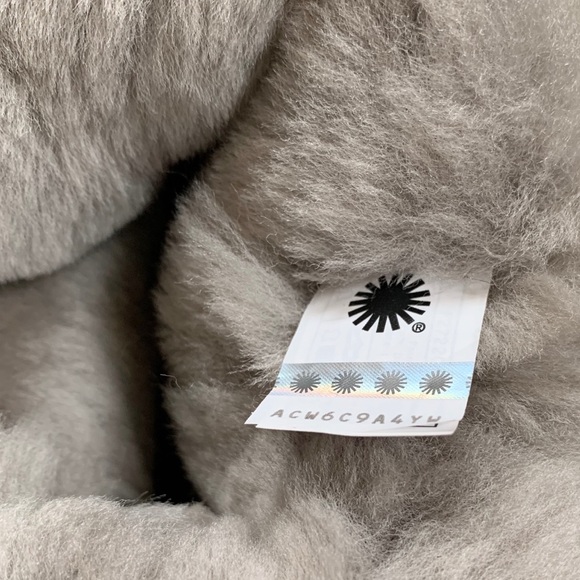 UGG Classic Double Bow Mini Goat Boots - Picture 6 of 8